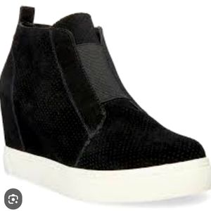 NIB Steve Madden Wedge Sneakers, size 10, black